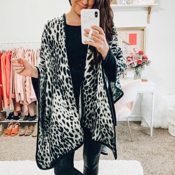 Leopard Poncho - Picture 1 of 1